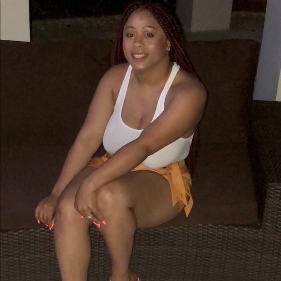 Clothes (new or in great/good condition) - Picture 1 of 1